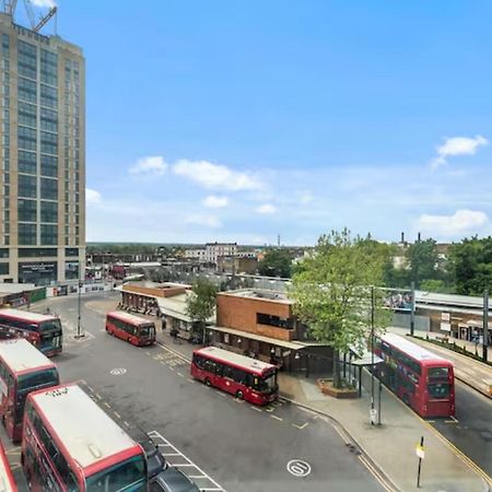 Airy 2Br Flat Delta London Dp332 Apartamento Croydon Exterior foto