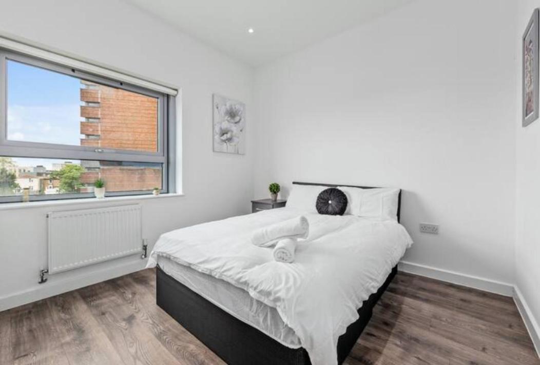 Airy 2Br Flat Delta London Dp332 Apartamento Croydon Exterior foto