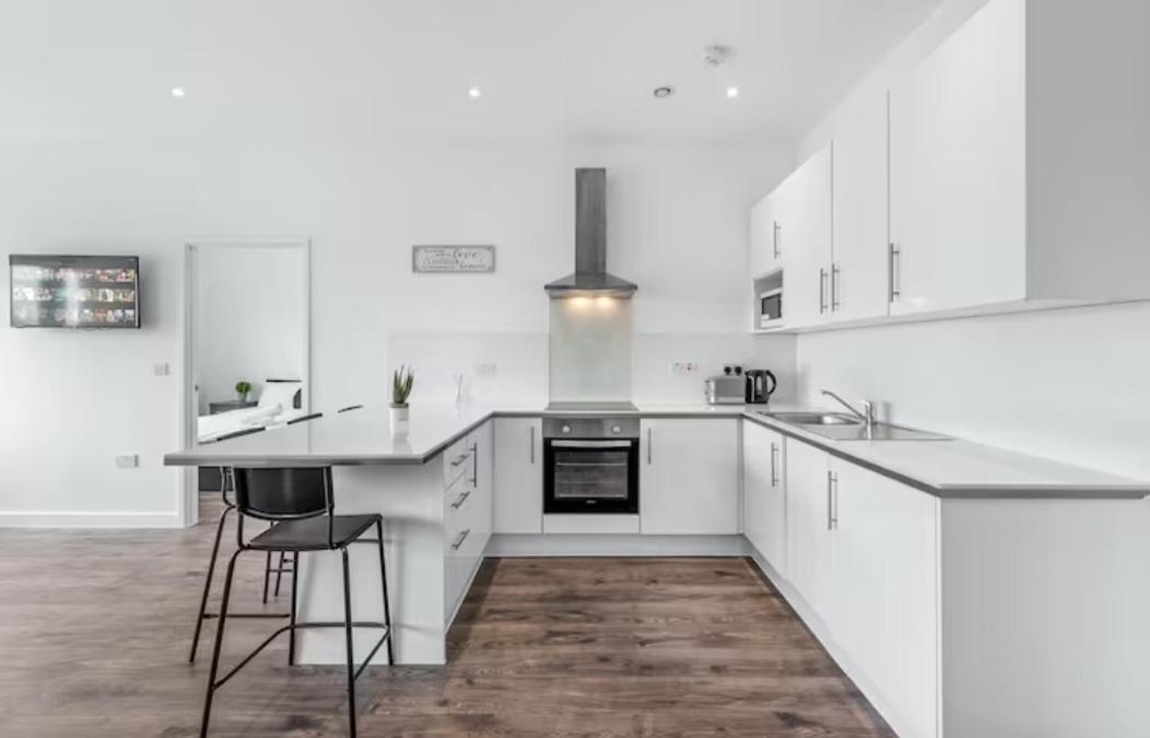 Airy 2Br Flat Delta London Dp332 Apartamento Croydon Exterior foto