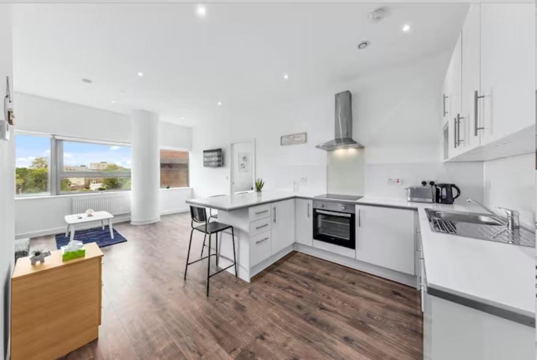 Airy 2Br Flat Delta London Dp332 Apartamento Croydon Exterior foto